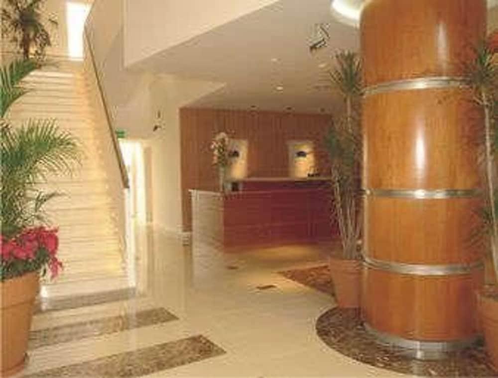 Howard Johnson Villa María Hotel y Casino Interior foto